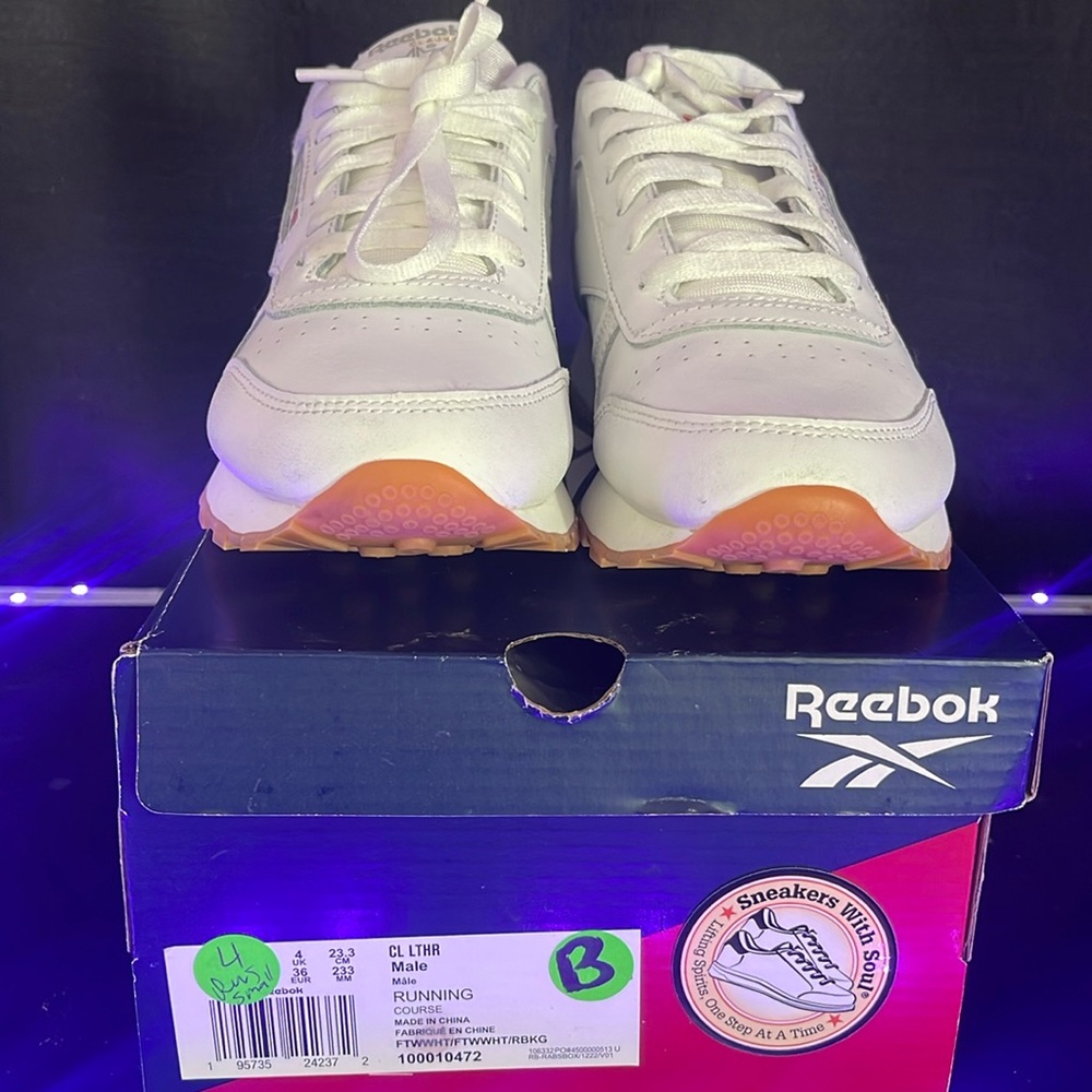 Reebok classic big boys size 4 1/2 white with gum bottom